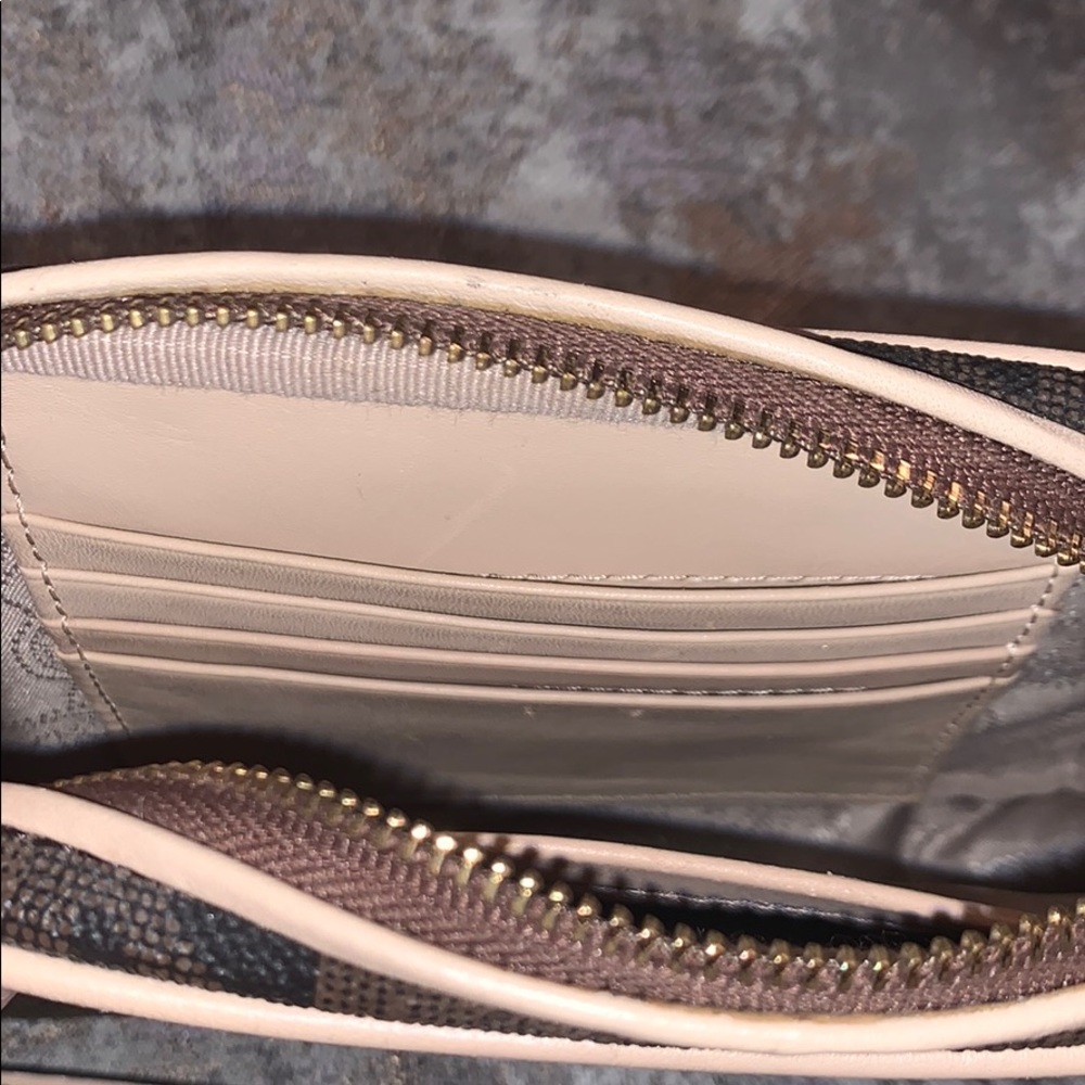 Brown and Gold MK Jet Set Crossbody Purse. - Picture 6 of 7